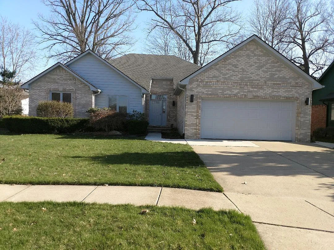 18126 N Lauren Dr photo 1