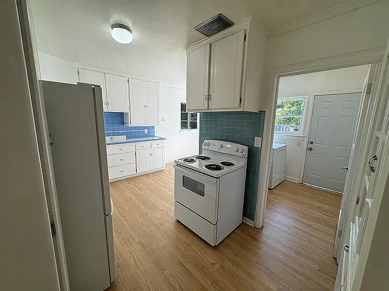 337 E Weldon Ave — Photo 12