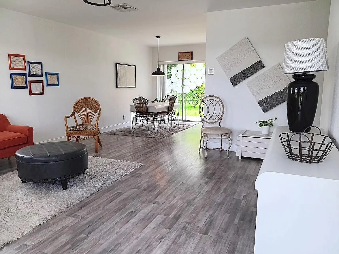 2 bed, 1.0 bath, 864 sqft, $2,400 — Photo 2