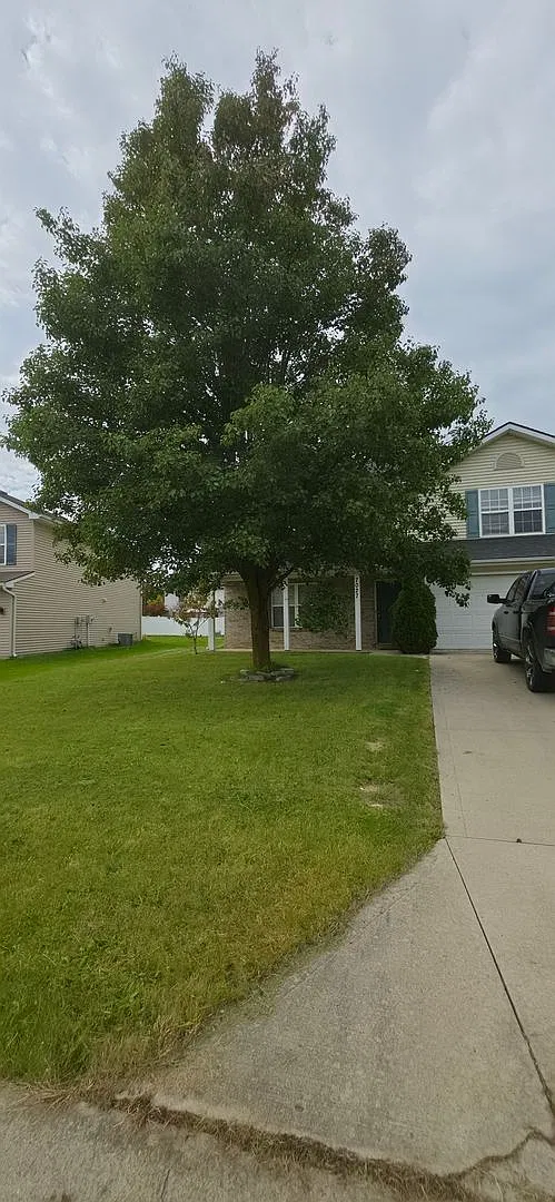 Spacious 3-Bedroom, 3-Bath Home with 2-Car Garage in Fort Wayne — Photo 1