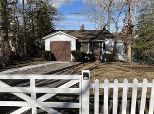 89 Lakeside Trl, Ridge, NY 11961