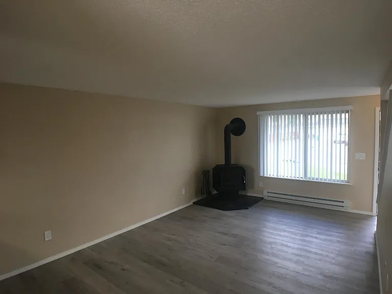 205 21st Pl SE #A — Photo 4