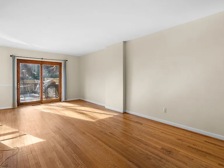 3638 Alton Pl NW — Photo 3