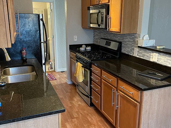 2nd image of 3120 Hennepin Ave Unit 204