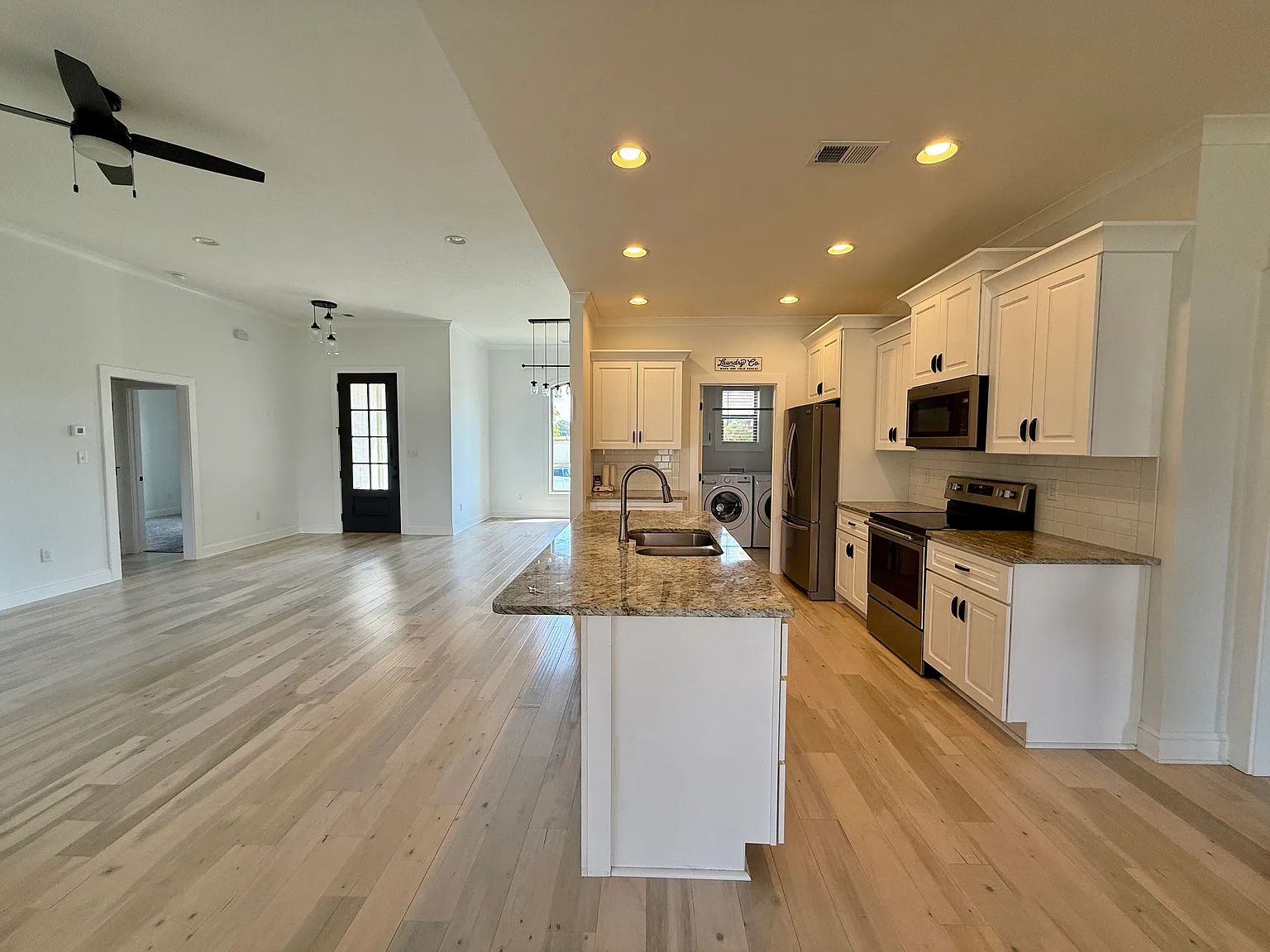 4 bed, 2396 sqft, $2,800 — Photo 3