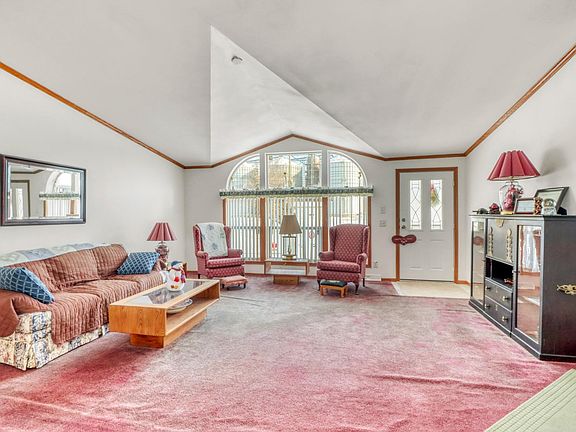 4th image of 325 1st St SW