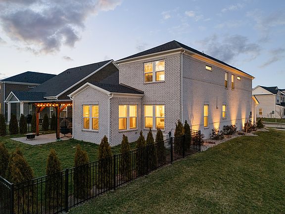 3rd image of 3001 Andrea Rd