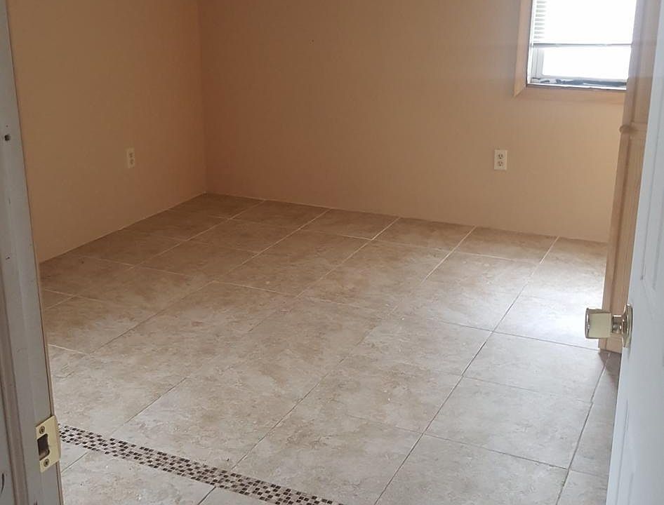 1st image of 110 Little St Floor 1