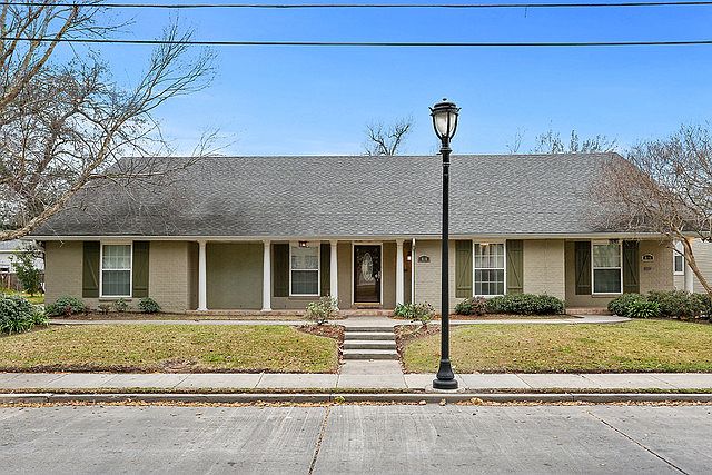 1st image of 818 Huey P Long Ave