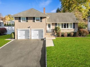 240 Denman Rd, Cranford, NJ 07016