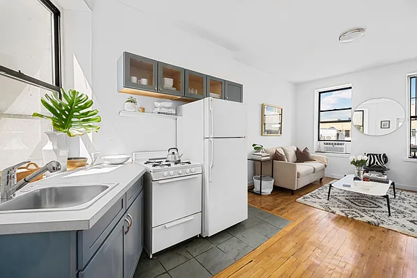 Sold by Compass | media 8