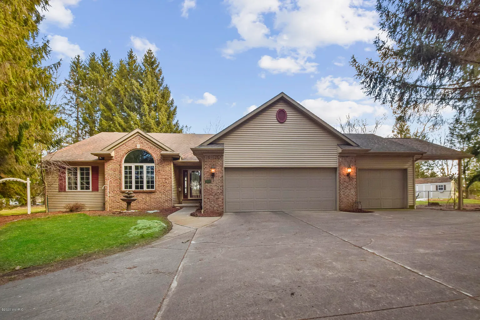 9950 Serenity Dr SE photo 1