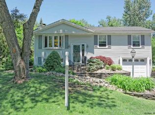43 Comely Ln, Latham, NY 12110