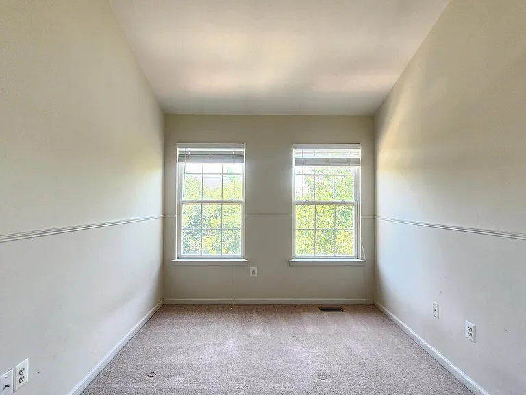 7719 Sullivan Cir — Photo 20