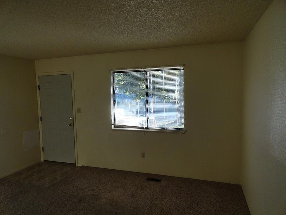 2nd image of 527 1/2 Garland St