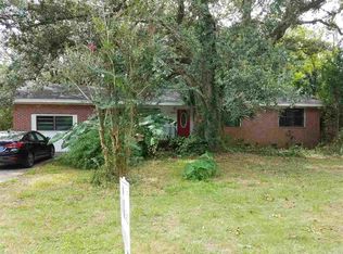 6627 Schwab Dr, Pensacola, FL 32504
