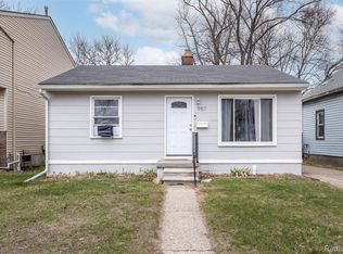 957 E Meyers Ave, Hazel Park, MI