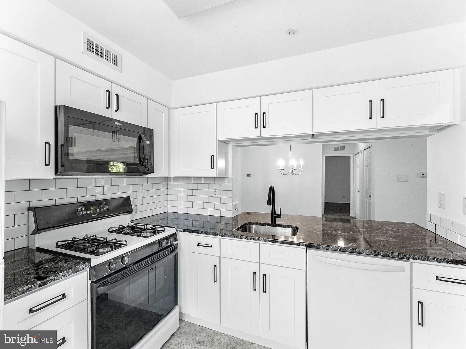 2 bed, 2.0 bath, 1200 sqft, $2,600 — Photo 4