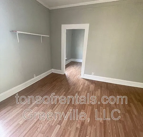 1222 N Limestone St — Photo 5