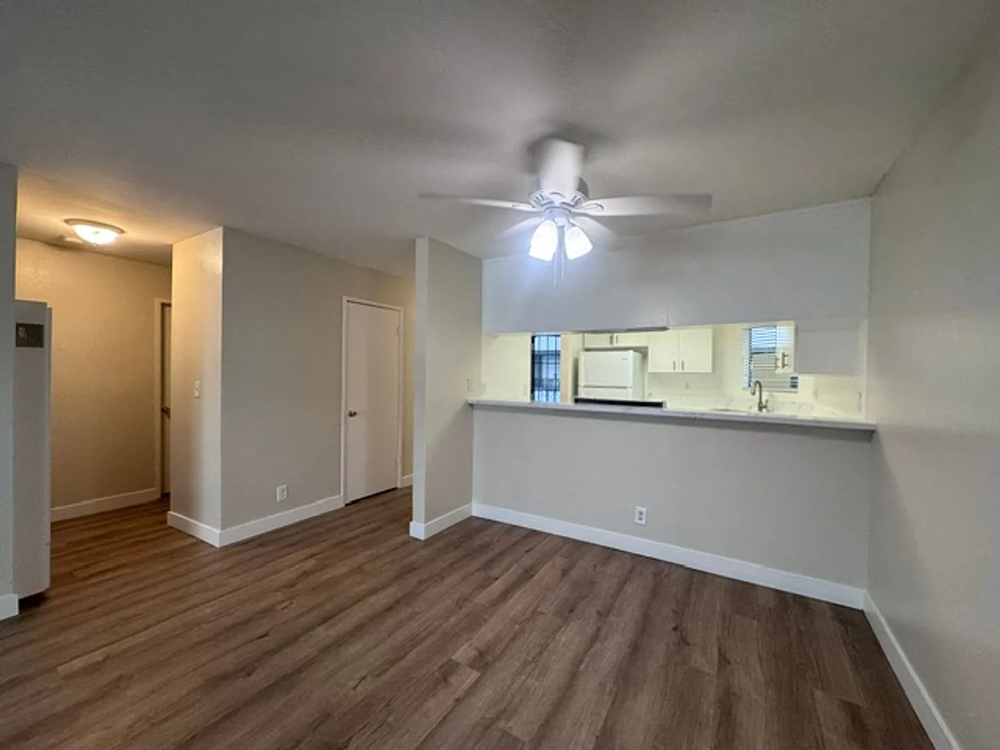 1061 Dawson — Photo 2