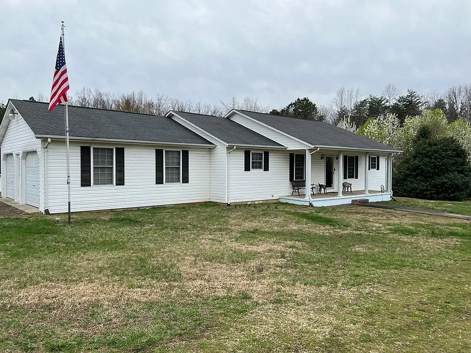 1st image of 165 Mountain Ln