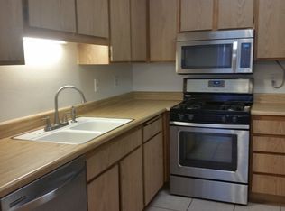27117 Crossglade Ave UNIT 4, Santa Clarita, CA 91351