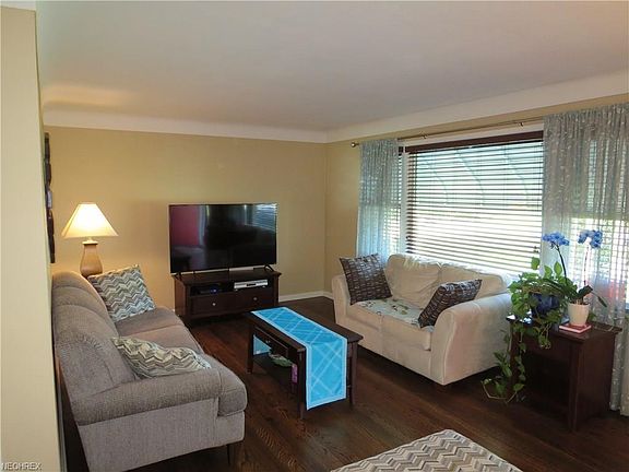 5th image of 29717 Fairway Blvd