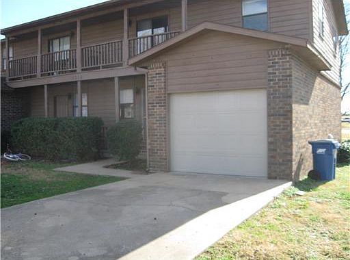 1st image of 1318 Royal Dr
