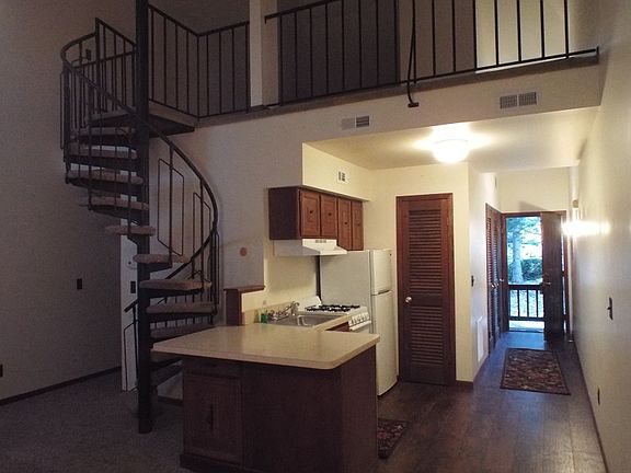 5th image of 5 Sugar Loaf Ct Unit 3