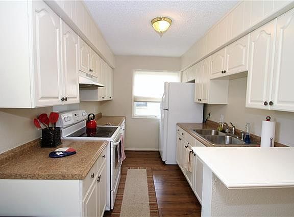 5th image of 827 Loganwood Ave