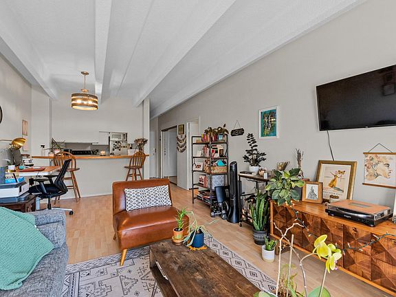 5th image of 1265 N Elizabeth St APT 505