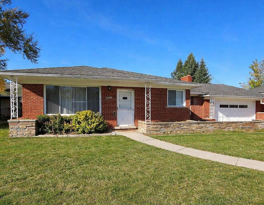 1st image of 23821 Lambrecht Ave