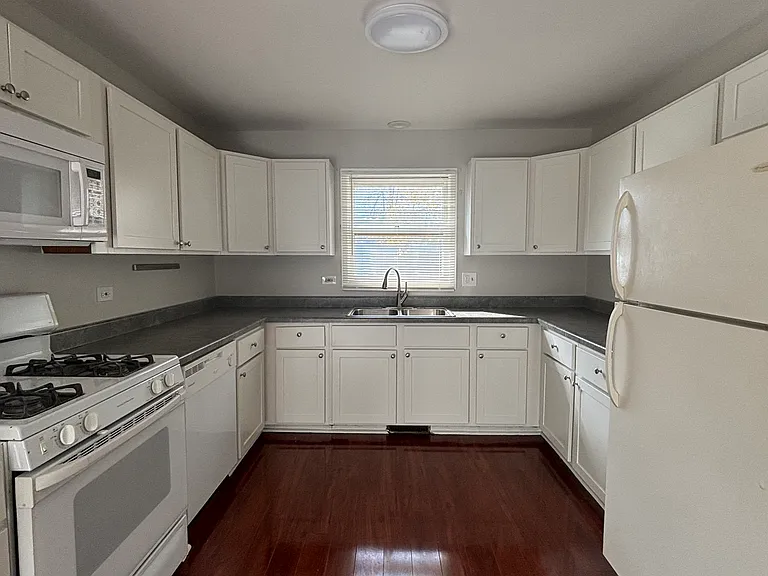 3121 Lebanon Ave — Photo 2