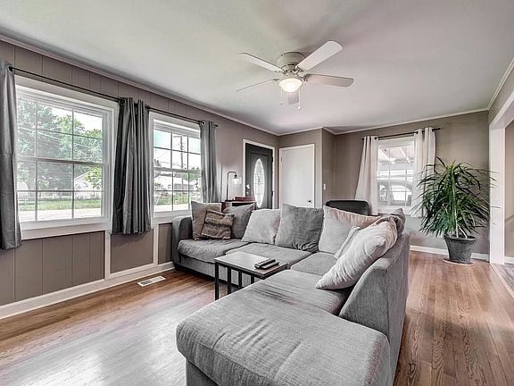 4th image of 2153 Berea Ave