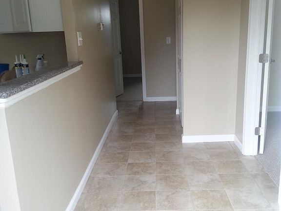 4th image of 546 Daventry Ln