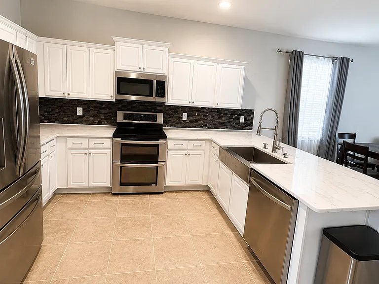 325 Highland Meadows St — Photo 4