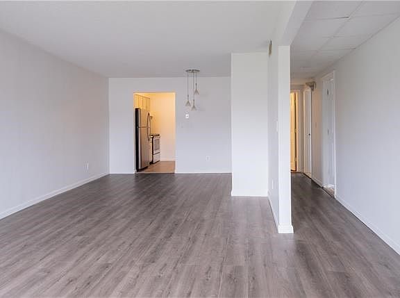 2nd image of 207 Baldwin Ln
