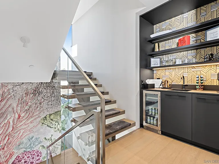 6515 Neptune Pl — Photo 23