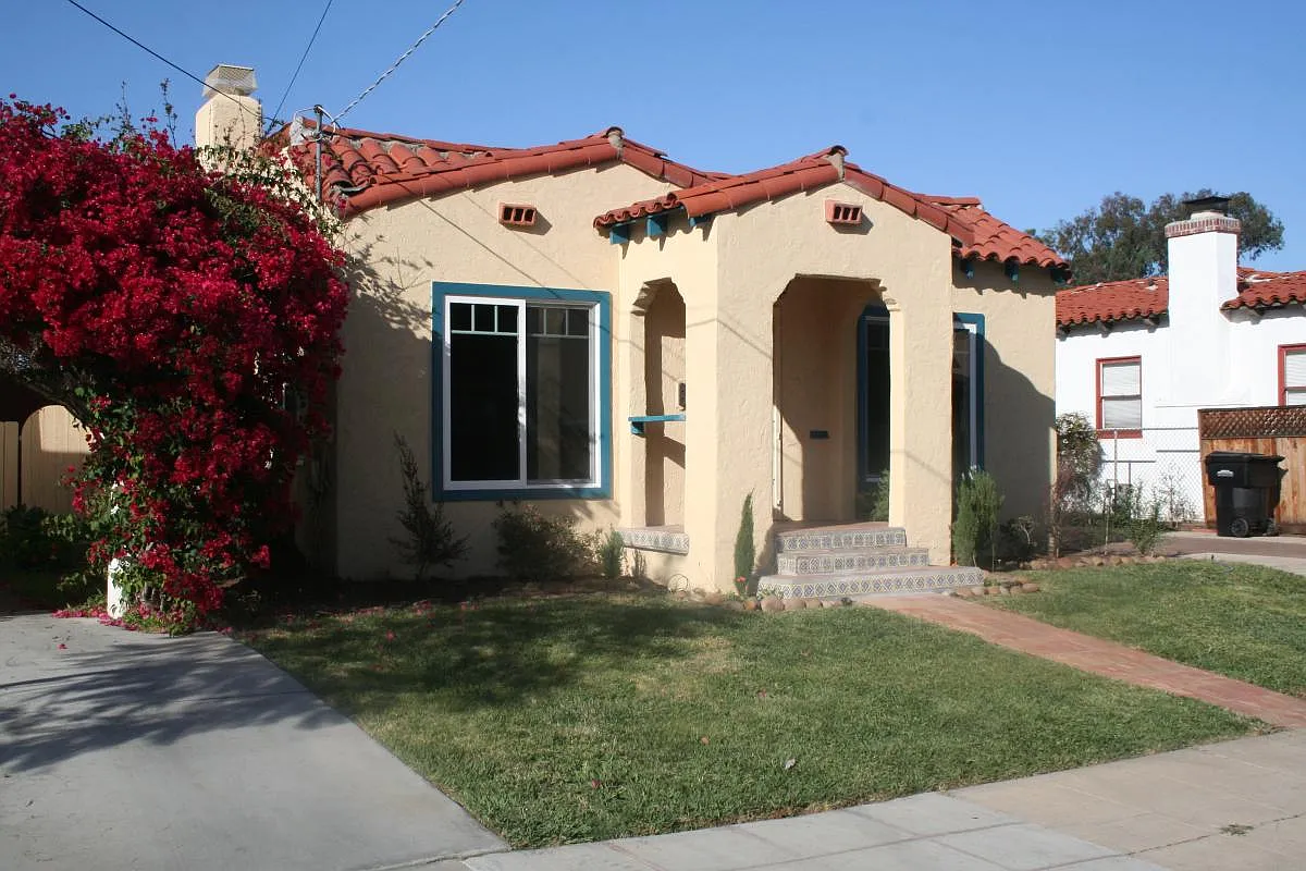 2 bed, 1014 sqft, $4,300 — Photo 1