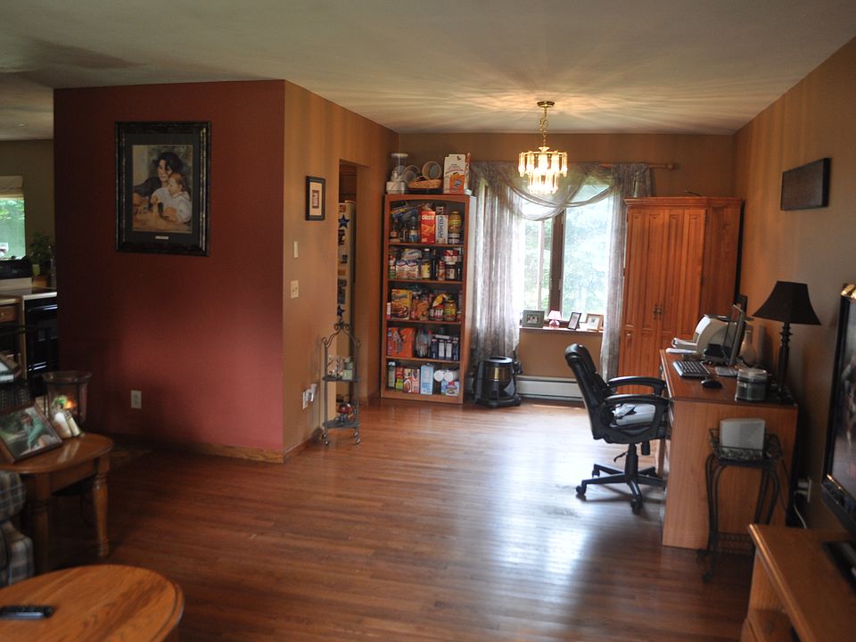 2nd image of 153 Hayes Cir