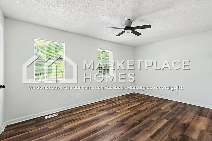 5128 Lakeview Ct — Photo 17