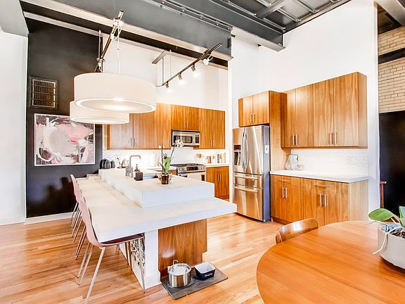 4th image of 1128 W Ardmore St #9