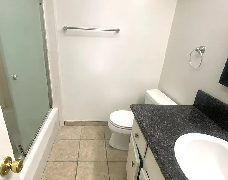 3706 Del Amo Blvd — Photo 10