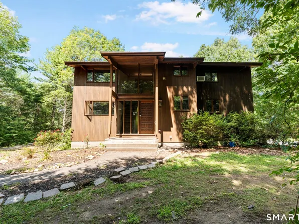 59 Hi Top Hill Road, Voluntown, CT 06384