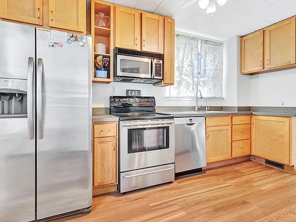 5th image of 62 Ferndale Ave