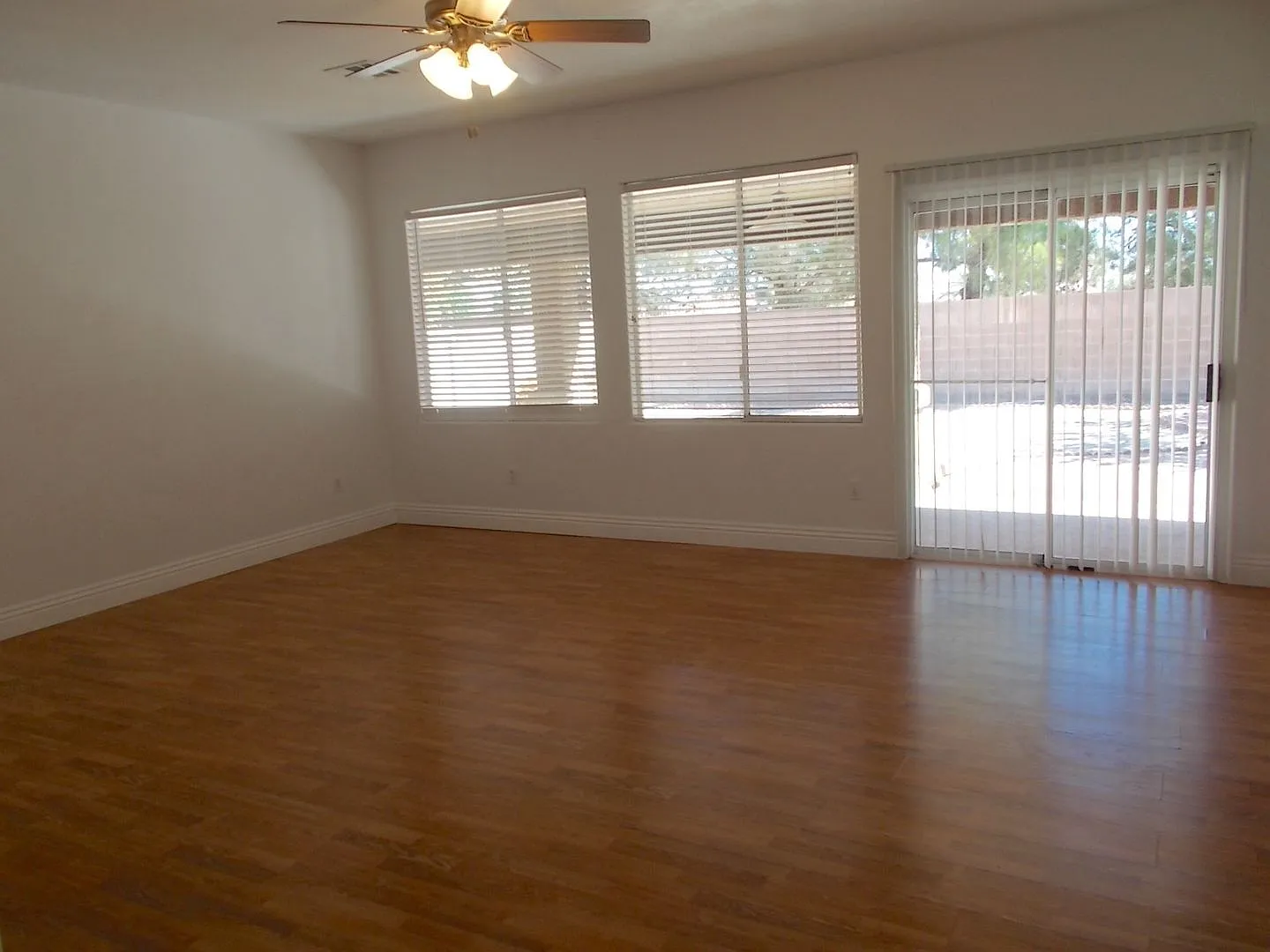 Amazing Home 3 Bedroom Available! — Photo 4