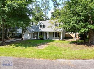 514 Creek View Dr, Hinesville, GA 31313