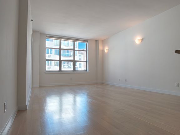 4th image of 111 Kent Ave APT 3j