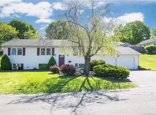 24 Sherwood Dr, New Milford, CT 06776