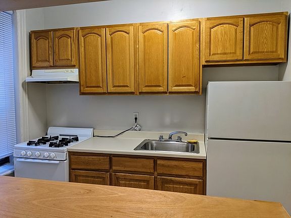 3rd image of 28-05 23rd St #E1
